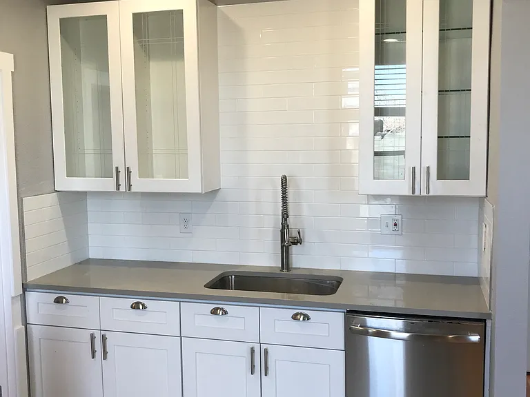 1045 W 14th Ave #205 — Photo 3