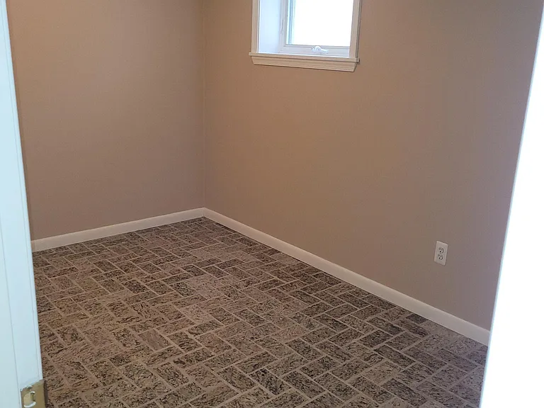 333 Folcroft St — Photo 13
