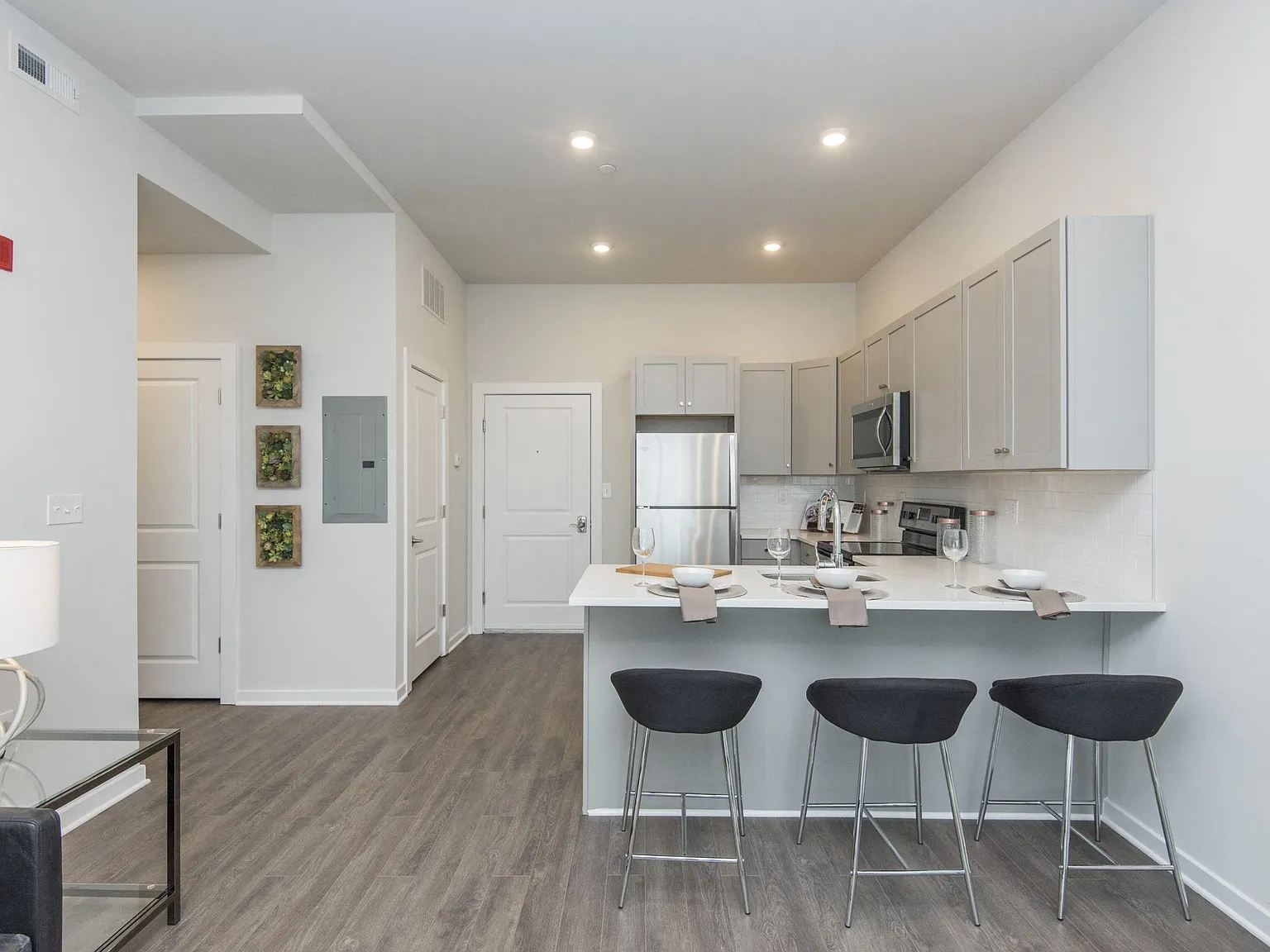 1002 N 2nd Street — Photo 2