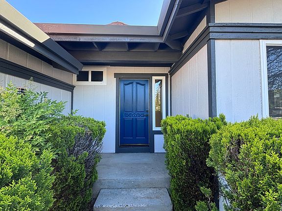2nd image of 3295 Ravenswood Way