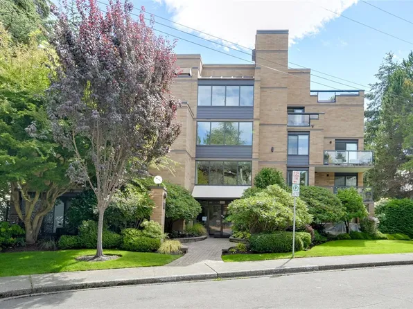 1280 Newport Ave #302-OAK, Oak Bay, BC V8S 5E7