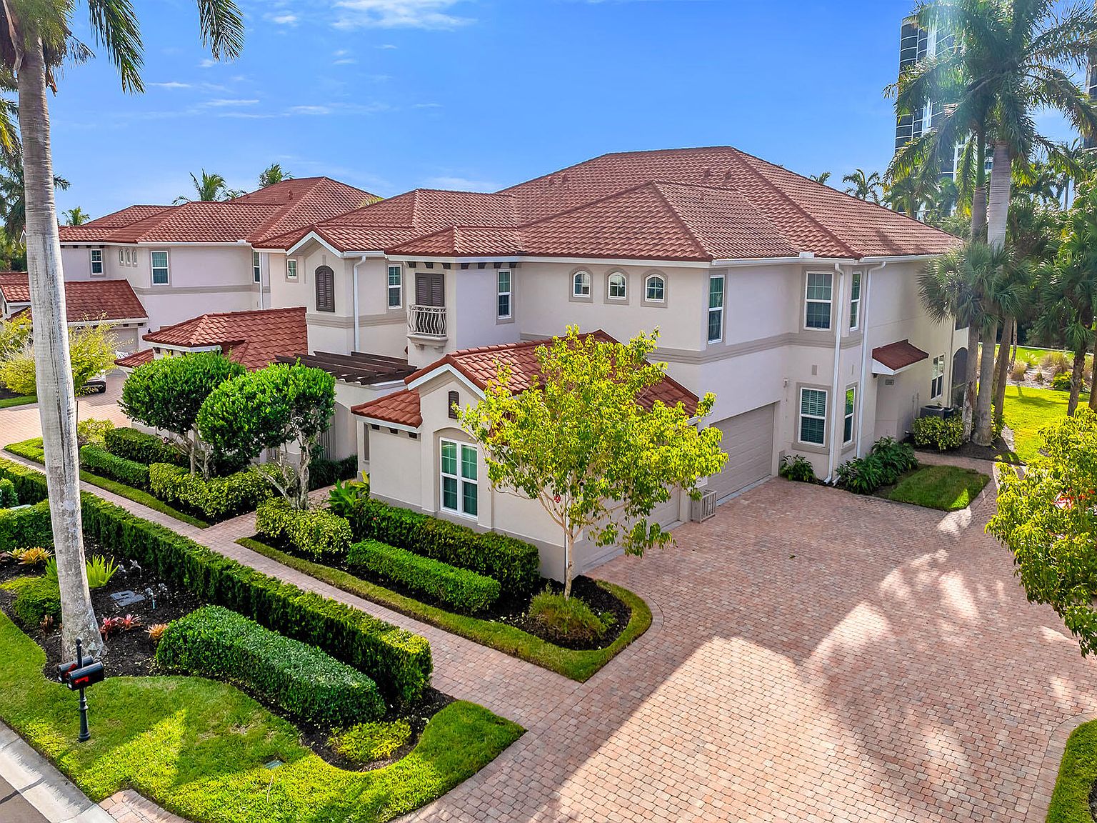 1285 Rialto Way Unit 102