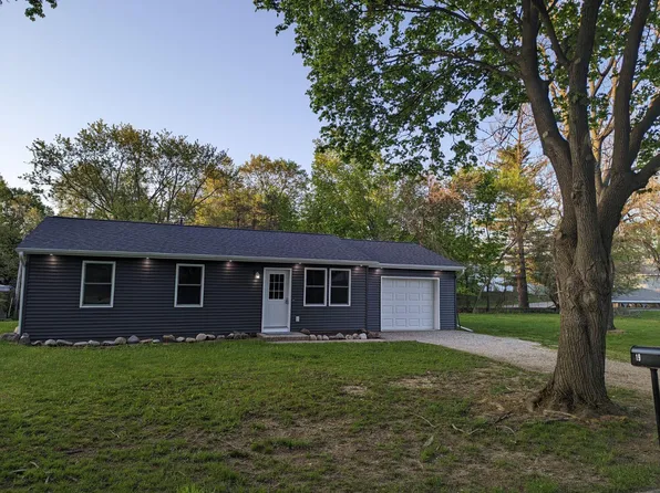 19 Division St, Hillsdale, MI 49242