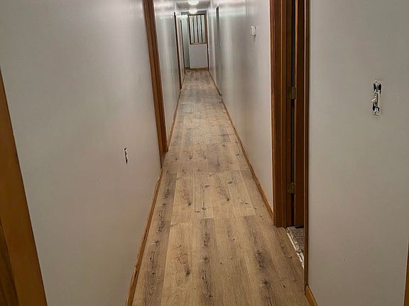 4th image of 323 Upper Silver Creek Rd