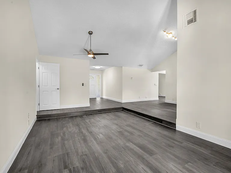 654 West Dr — Photo 17
