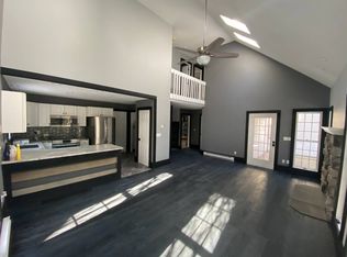 109 Gatehouse Cir, Hawley, PA 18428