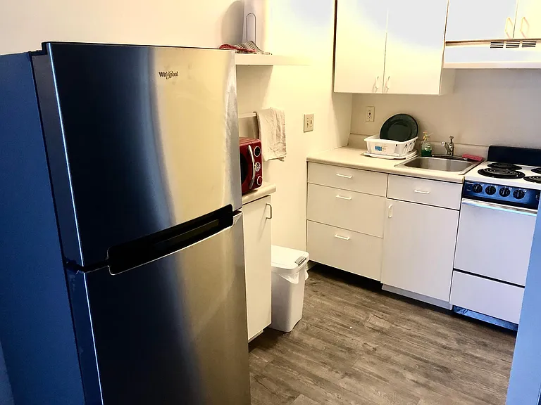 422 NE 70th St #8 — Photo 3