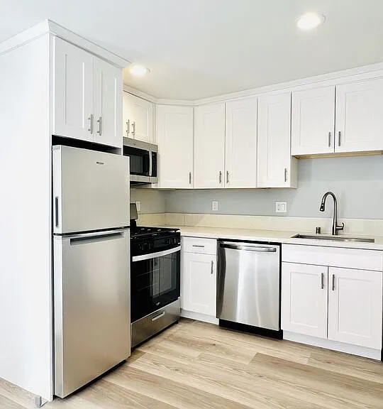 1056 Winchester Ave #B — Photo 12