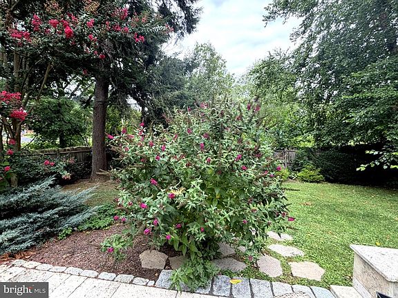5th image of 1338 Garden Rd