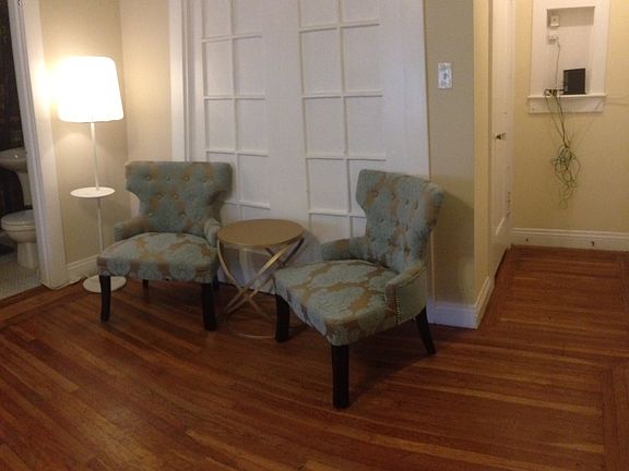 5th image of 500 Oak St