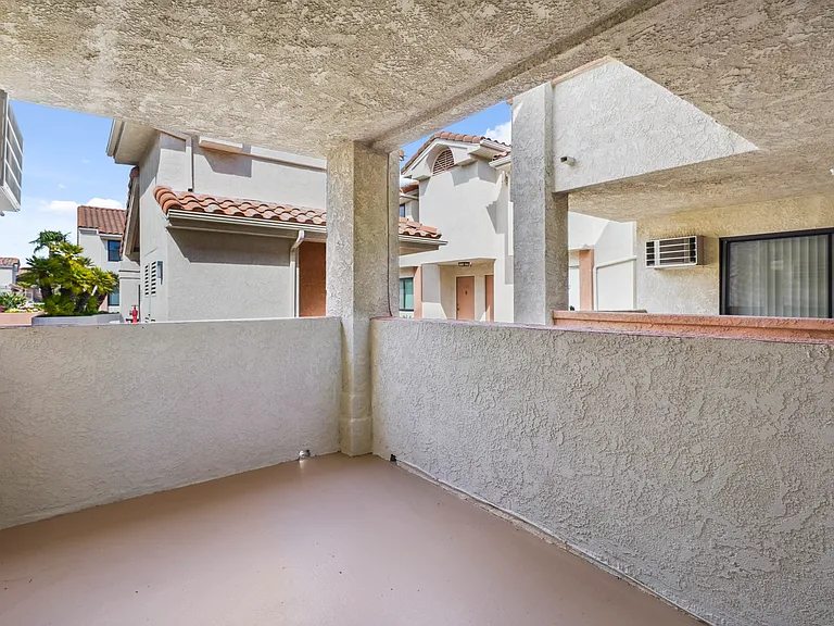 Kimberly Terrace — Photo 20