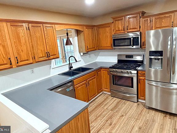 3rd image of 328 Springville Rd