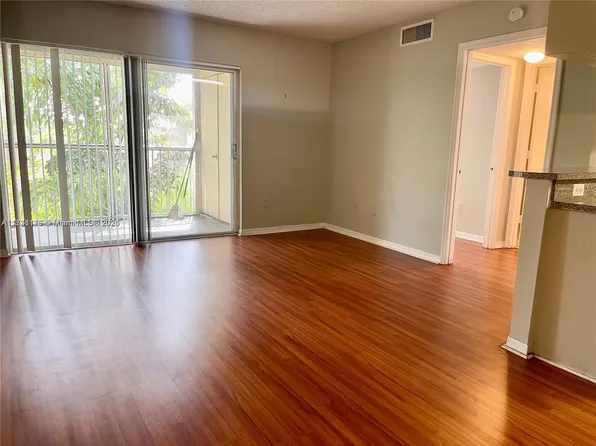 410 S Park Rd #1308, Hollywood, FL 33021