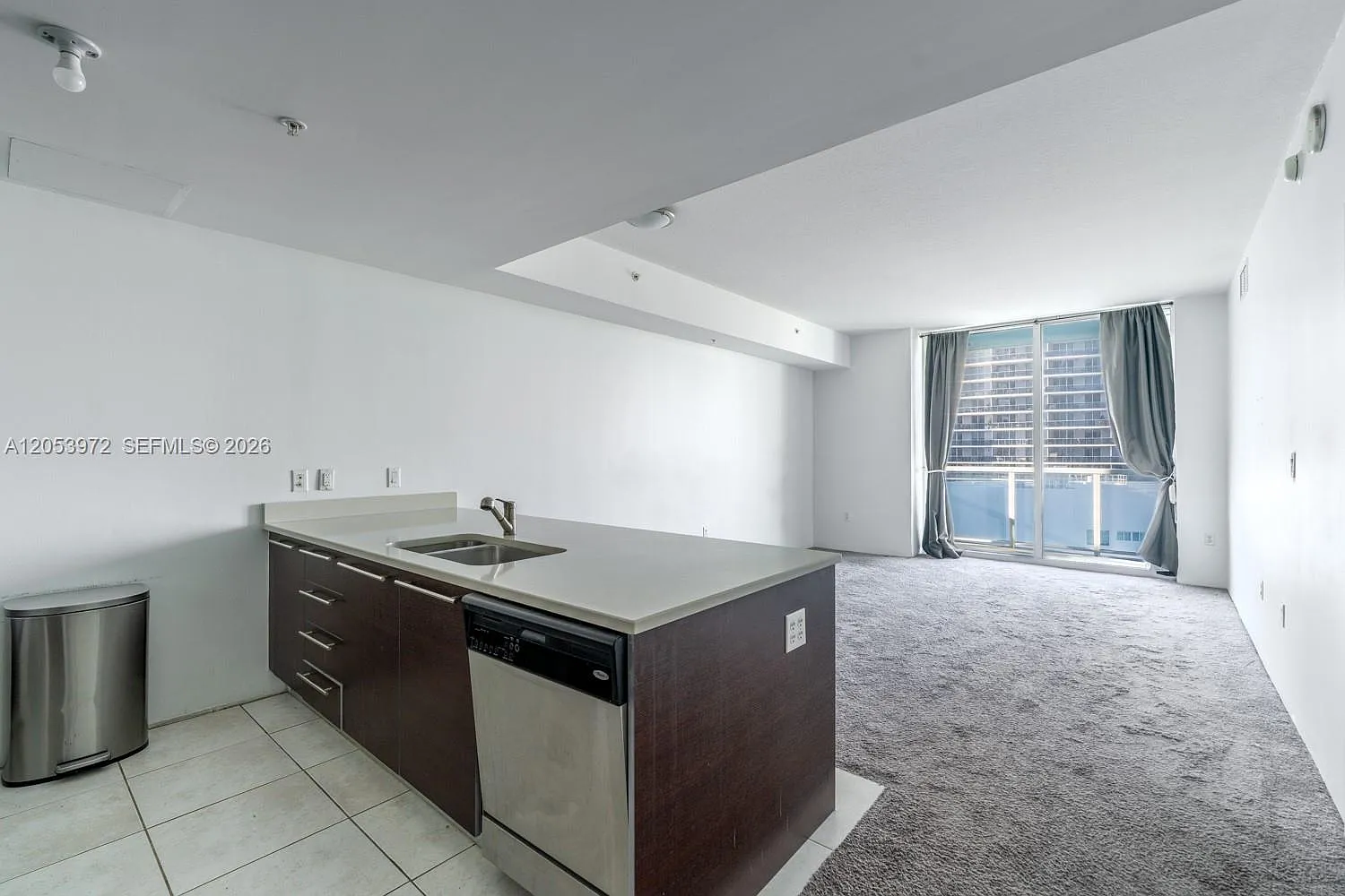Quantum On The Bay Condo — Photo 4