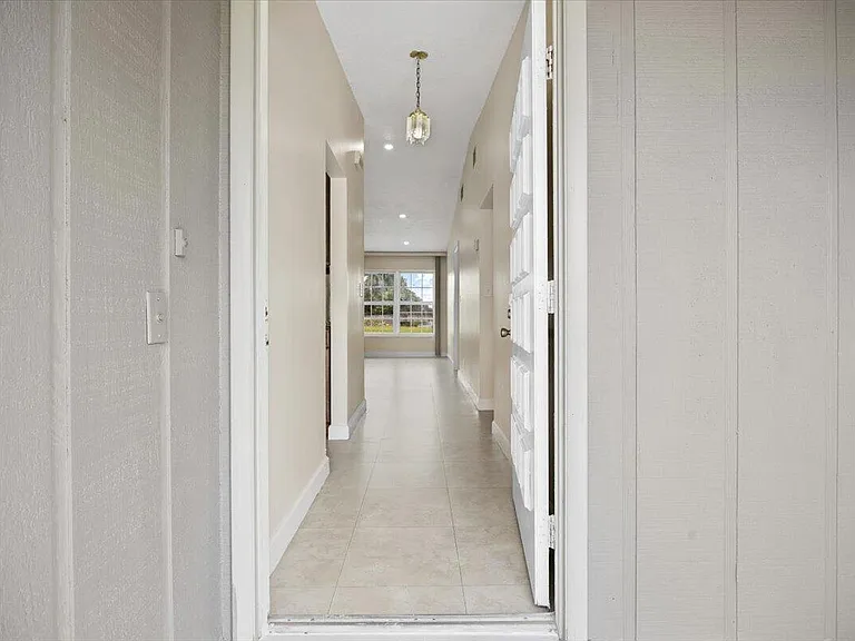 5540 Lakewood Cir S #F — Photo 3