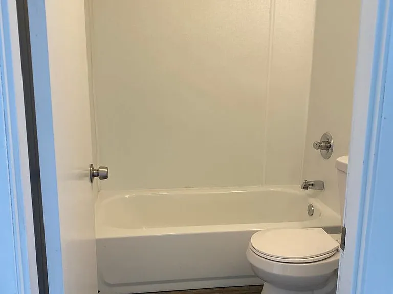 8505 Jasper Ave — Photo 3
