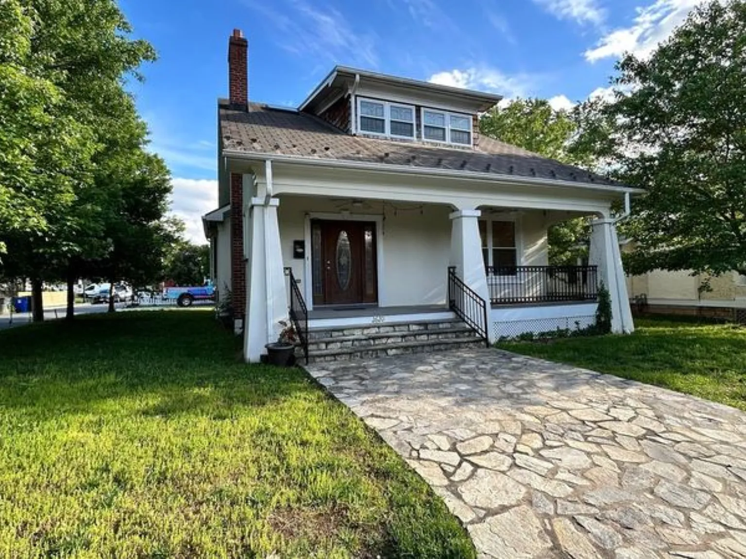 4 bed, 2800 sqft, $6,700 — Photo 1
