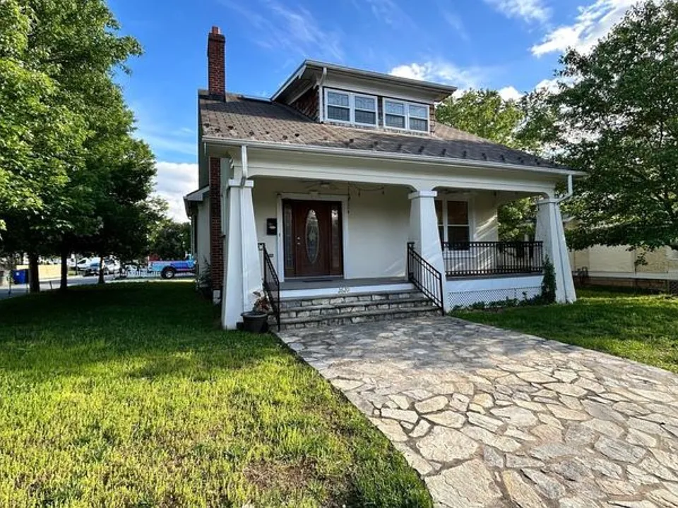 2620 Langston Blvd