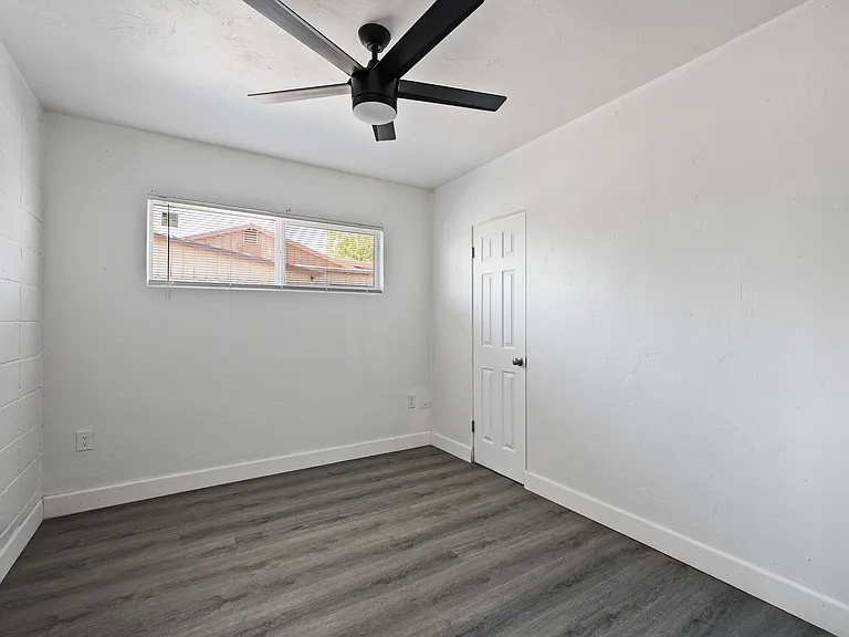 702 W Pepper Pl #1 — Photo 6