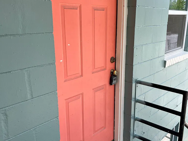 1021 Stonewall St #3 — Photo 2