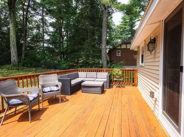 70 West St, Douglas, MA 01516