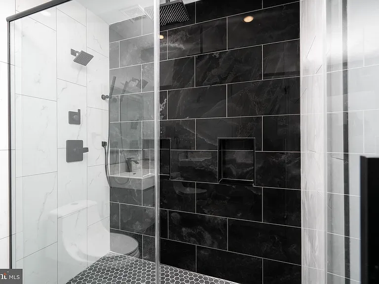 2323 E Cabot St #3 — Photo 14