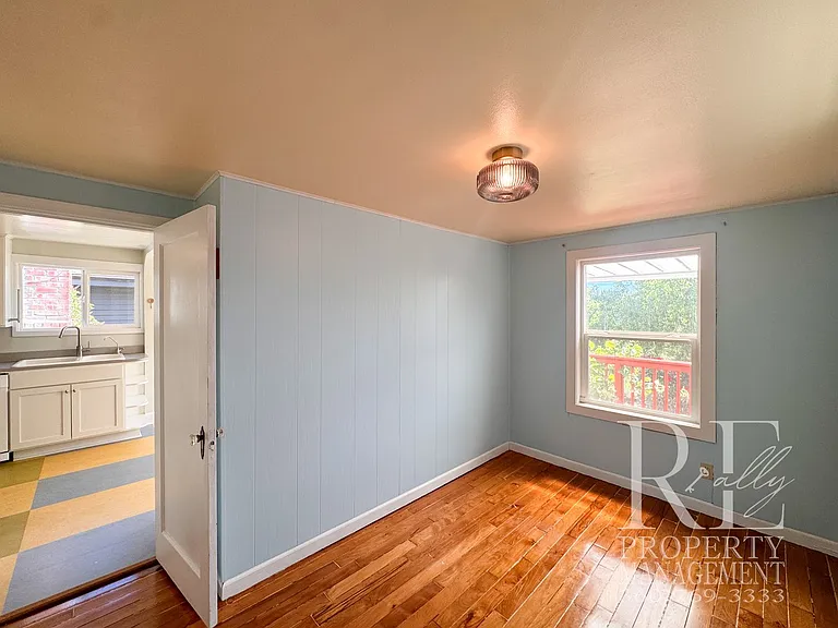 2613 E 17th St — Photo 8