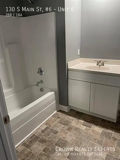 130 Main St S #6 — Photo 2