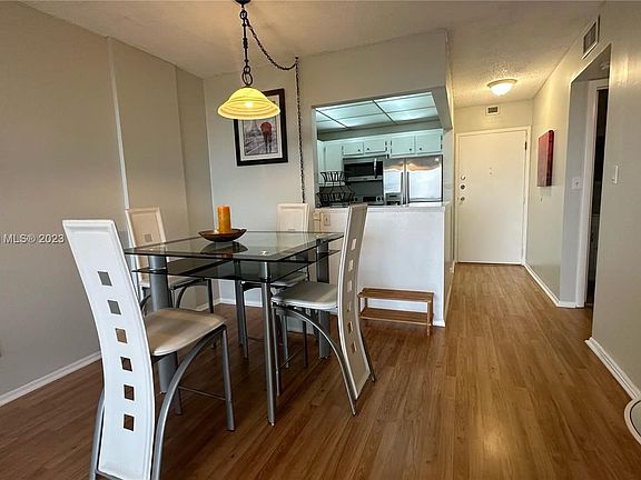 2nd image of 1465 NE 123rd St APT 612