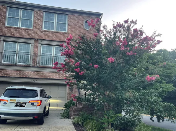 7727 Rockledge Ct, Springfield, VA 22152