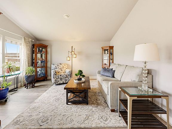 5th image of 366 Marian Ave #39