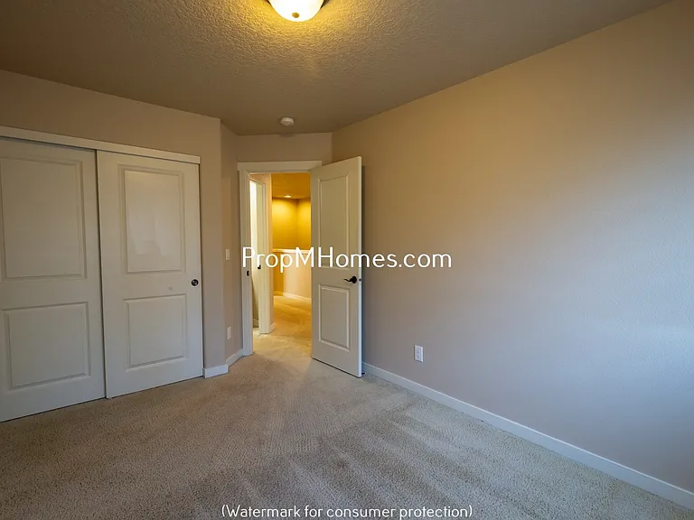 259 N Cedar St — Photo 13