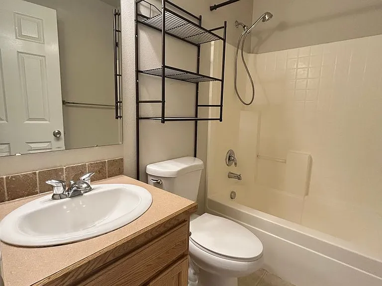 115 E Cassidy Dr — Photo 17
