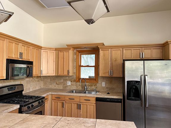 5th image of 21184 Lopez St