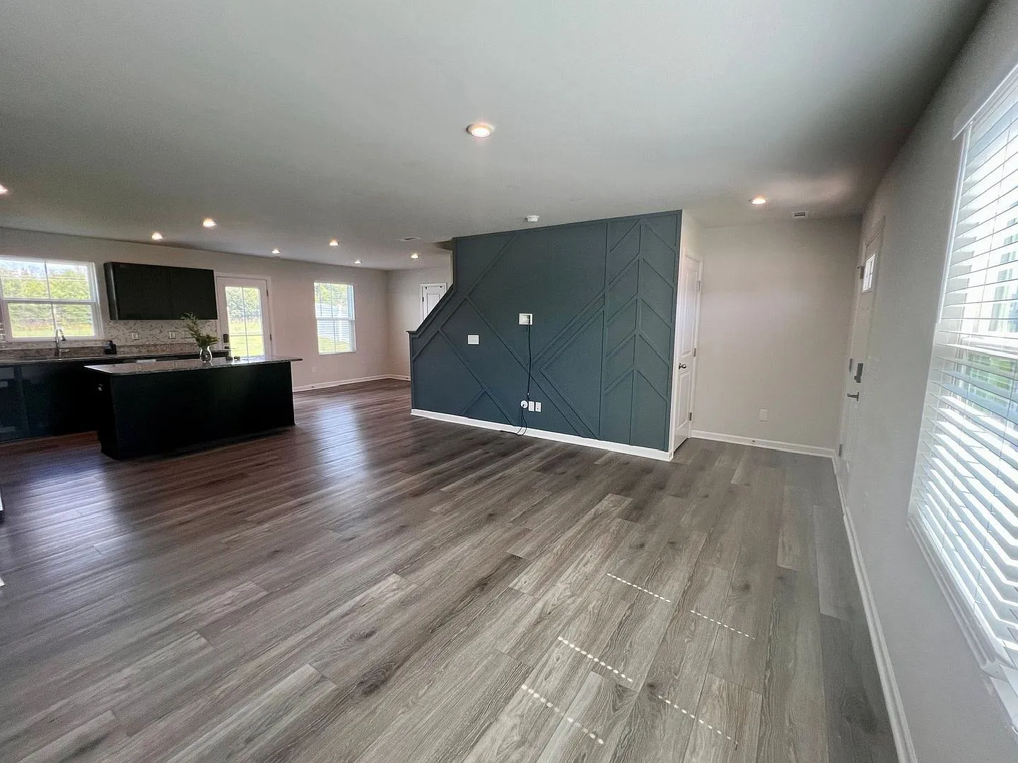 Like New 4 Bedroom + Office, Home in Christiana *Fenced Backyard* — Photo 4
