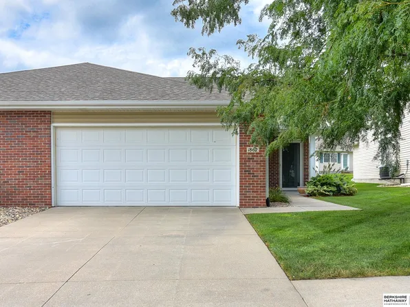 1862 N 175th Plz, Omaha, NE 68118