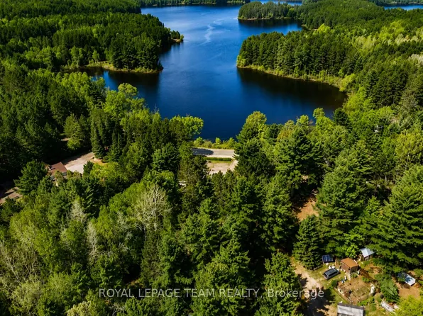 1855 Old Barrys Bay Rd S, Madawaska Valley, ON K0J 1B0