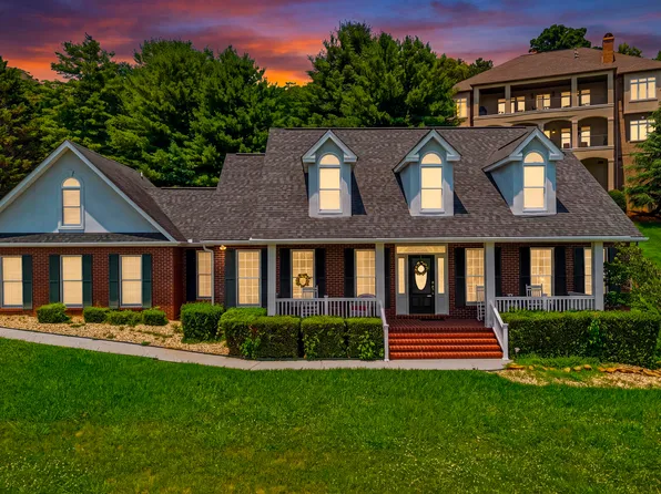 223 Lexington Pl, Sevierville, TN 37862