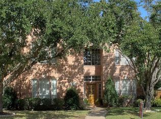 102 Bremen Dr, Hurst, TX 76054