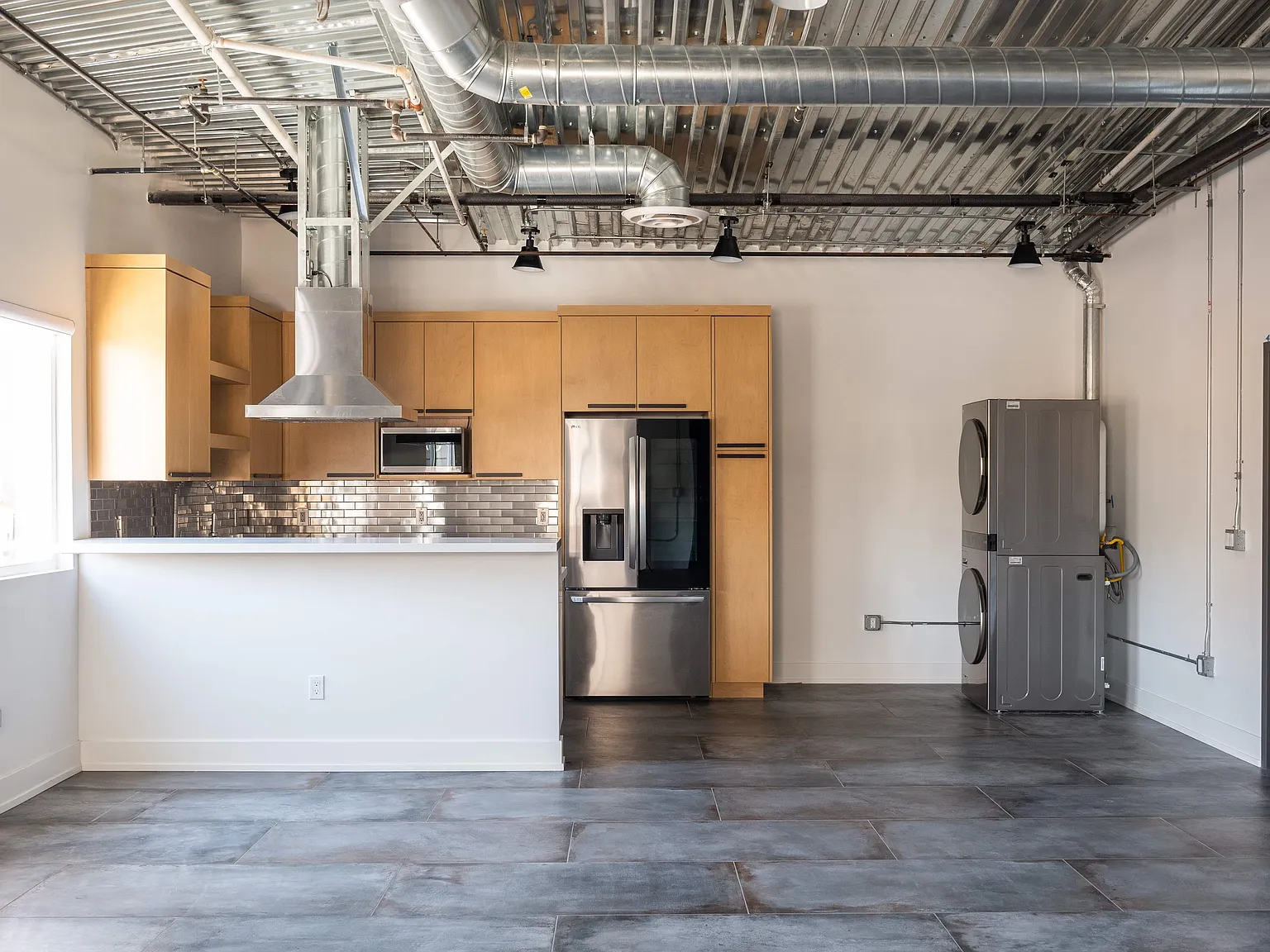605 Lofts — Photo 2