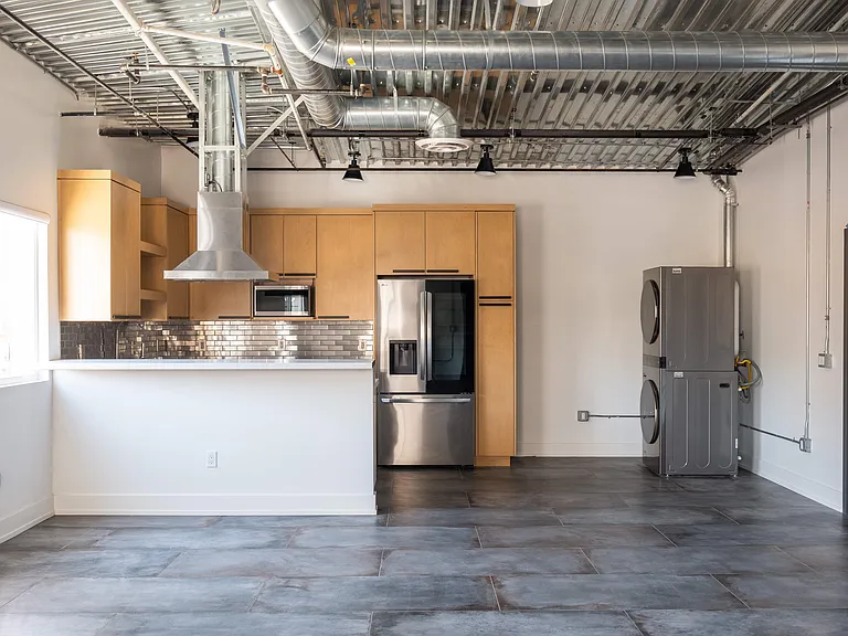 605 S Pacific Ave #202 — Photo 2