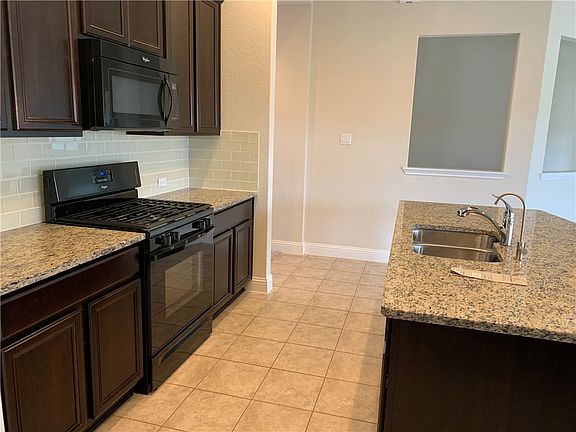 5th image of 3515 Esperanza Dr
