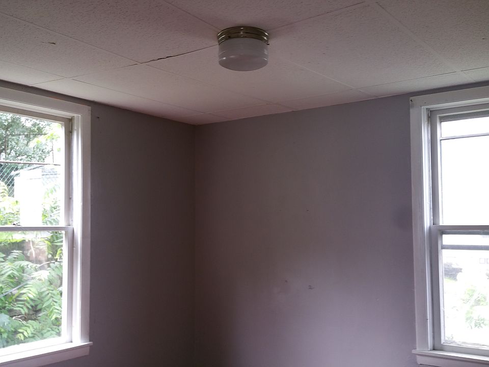 2nd image of 809 N Main St APT 1