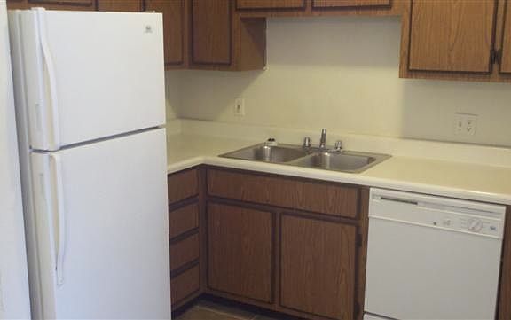 Open & Spacious Kitchen!