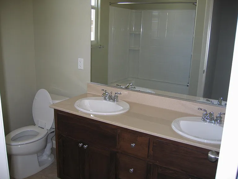 401 Toyon Ln — Photo 9