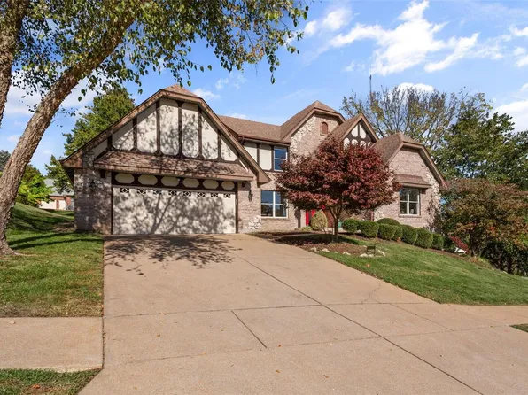 5946 Summerhedge Pl, Saint Louis, MO 63128