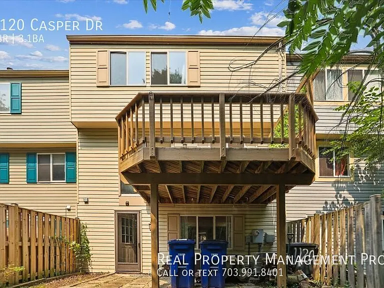 1120 Casper Dr — Photo 2