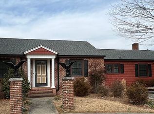 1935 Darwick Rd, Winston Salem, NC 27127