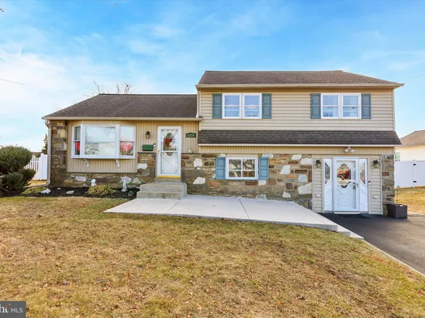 1239 Dahlia Rd, Warminster, PA 18974