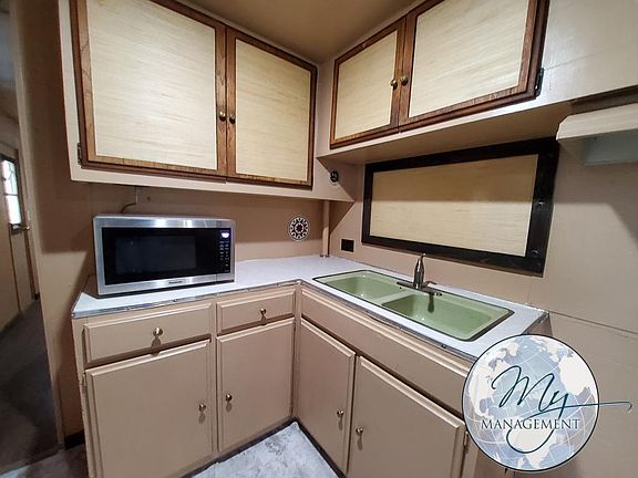 3rd image of 396 N 300 W #3